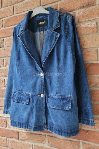 Jeansowa dłuższa kurtka w stylu marynarki Minouu niebieska w Selavifashion.pl