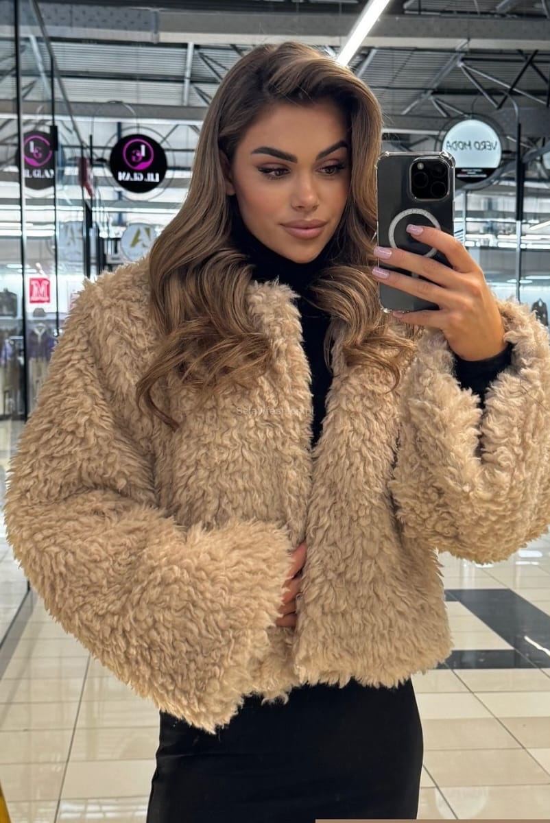 Oversizowa kurtka Futrzak LaMilla beżowa w Selavifashion.pl