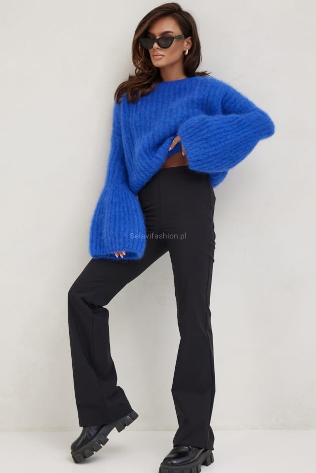 Sweter moherowy Dzwonek z szerokimi mankietami Yarn chabrowy w Selavifashion.pl