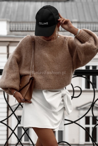 Oversizowy moherowy sweter z bufiastymi rękawami Yarn camel