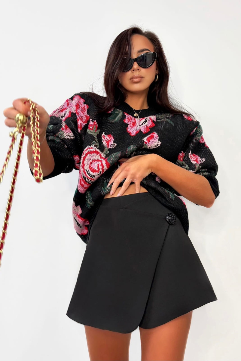 Spódniczko spodenki z guzikiem LaMilla czarne w Selavifashion.pl