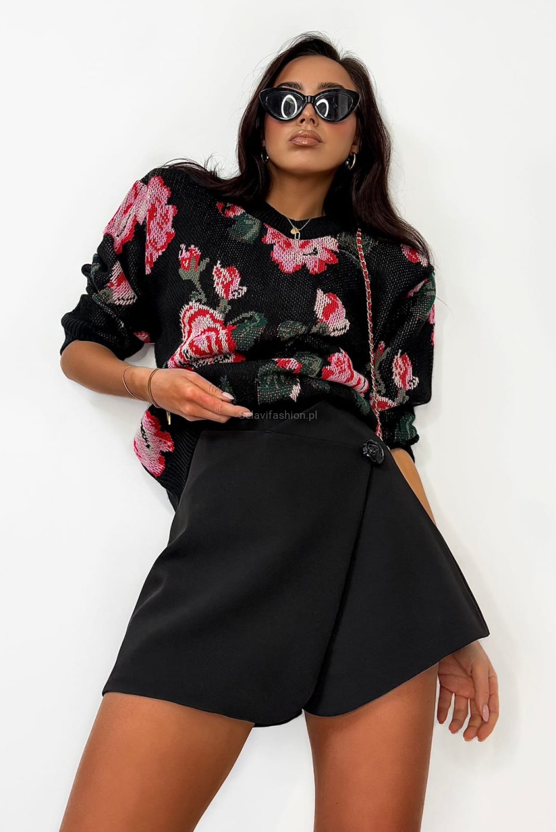 Spódniczko spodenki z guzikiem LaMilla czarne w Selavifashion.pl