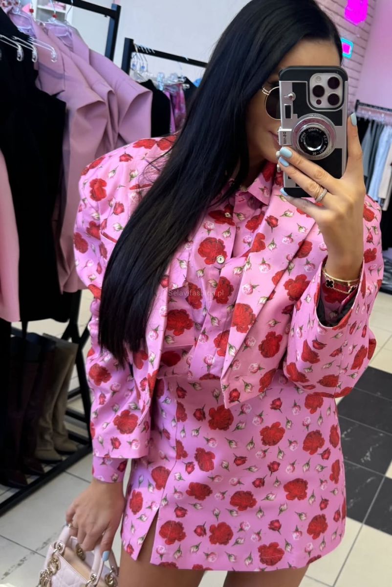 Spódniczko spodenki w małe róże LaMilla różowe w Selavifashion.pl