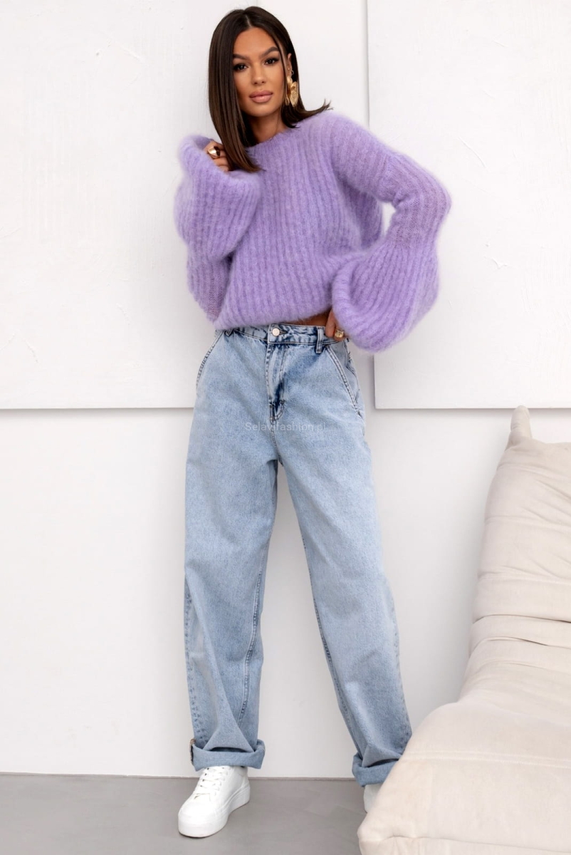 Sweter moherowy Dzwonek z szerokimi mankietami Yarn liliowy w Selavifashion.pl