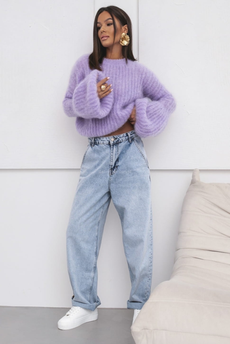 Sweter moherowy Dzwonek z szerokimi mankietami Yarn liliowy w Selavifashion.pl