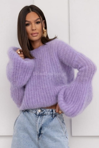 Sweter moherowy Dzwonek z szerokimi mankietami Yarn liliowy w Selavifashion.pl