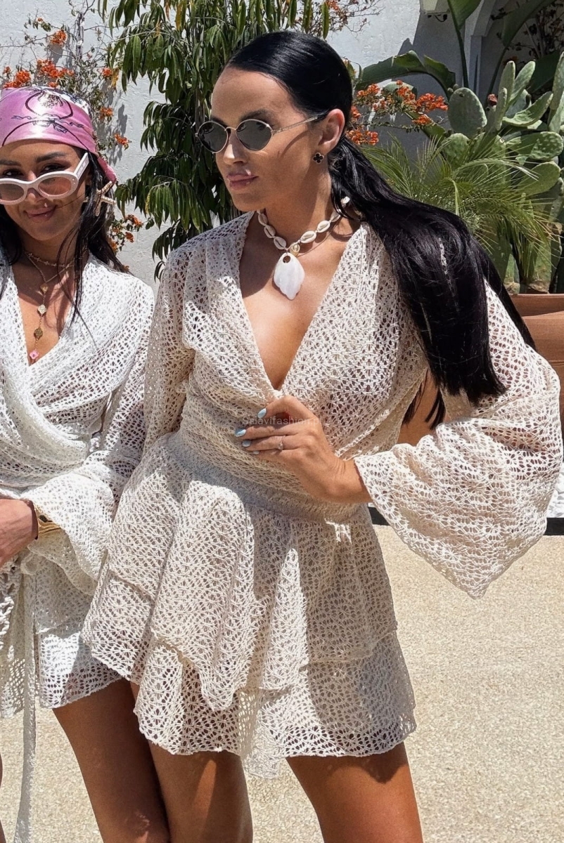 Komplet ażurowy bluzka i spódniczko spodenki LaMilla jasno beżowy w Selavifashion.pl