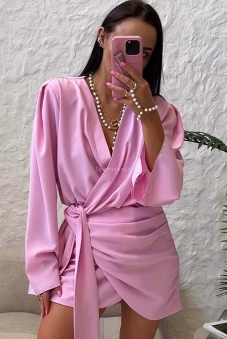Sukienka wiązana kopertowo LaMilla różowa