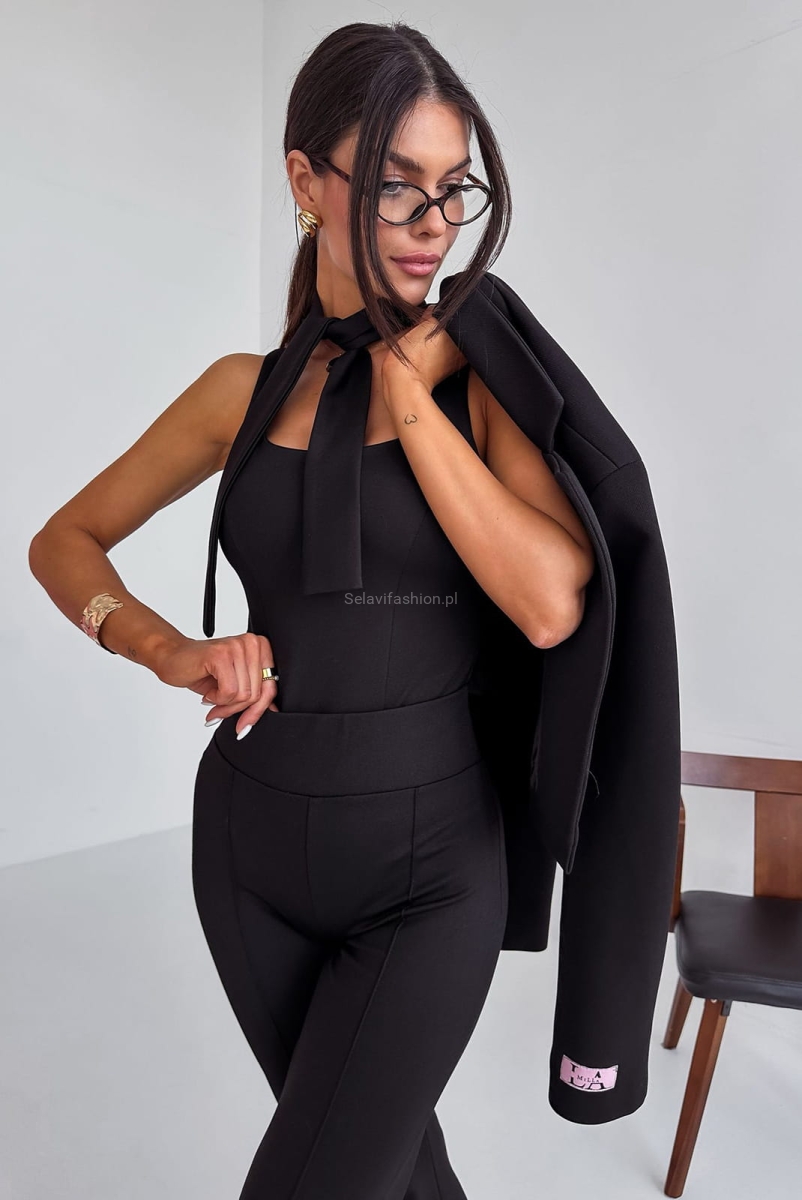 Body gorsetowe z wiązaniem LaMilla czarne w Selavifashion.pl