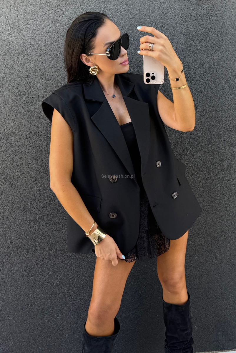 kamizelka z poszerzonymi ramionami w kolorze czarnym