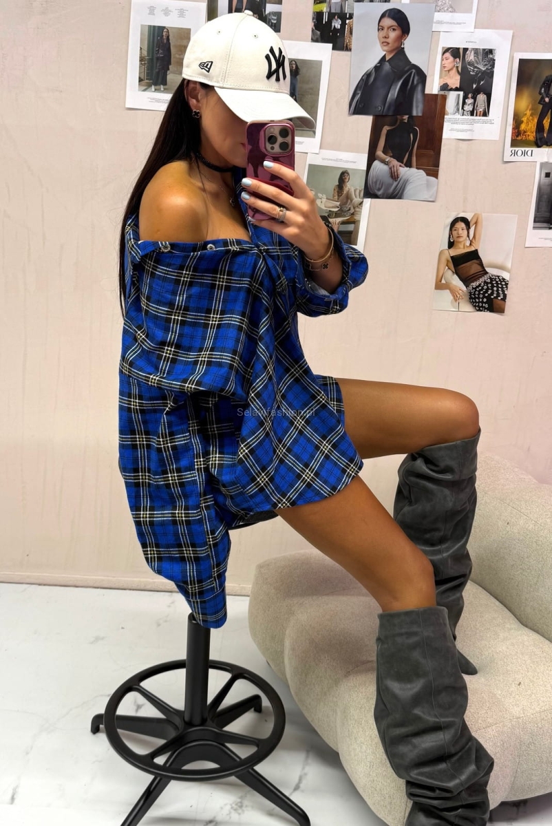 Klasyczna flanelowa koszula w kratę od LaMilla uszyta z bawełnianej tkaniny, zapinana na guziki.