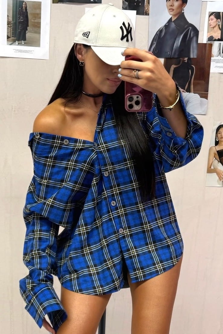 Klasyczna flanelowa koszula w kratę od LaMilla uszyta z bawełnianej tkaniny, zapinana na guziki, w kolorze niebieskim.