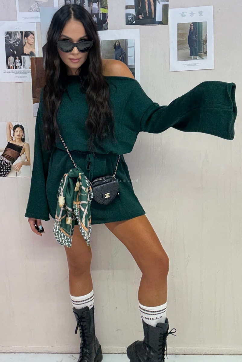 Stylowy i wygodny sweter od LaMillki to idealna propozycja na chłodniejsze dni. Wykonany z przyjemnej w dotyku dzianiny w kolorowe, drobne paseczki, przyciąga wzrok i dodaje charakteru każdej stylizacji.