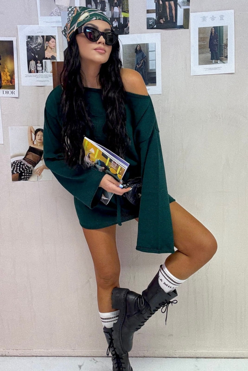 Stylowy i wygodny sweter od LaMillki to idealna propozycja na chłodniejsze dni. Wykonany z przyjemnej w dotyku dzianiny w kolorowe, drobne paseczki, przyciąga wzrok i dodaje charakteru każdej stylizacji.