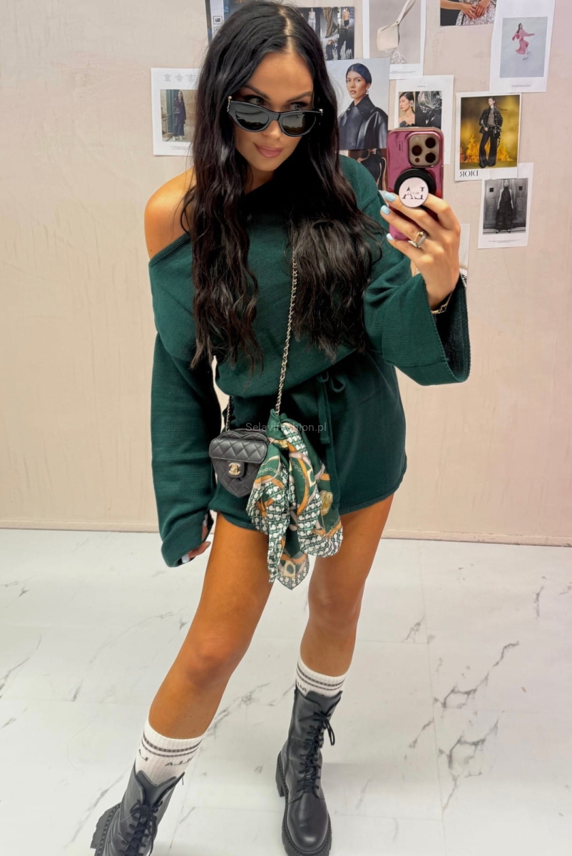 Stylowy i wygodny sweter od LaMillki to idealna propozycja na chłodniejsze dni. Wykonany z przyjemnej w dotyku dzianiny w kolorowe, drobne paseczki, przyciąga wzrok i dodaje charakteru każdej stylizacji.