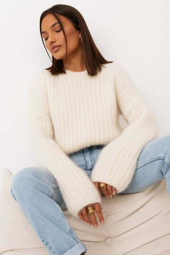 Sweter moherowy Dzwonek z szerokimi mankietami Yarn ecru