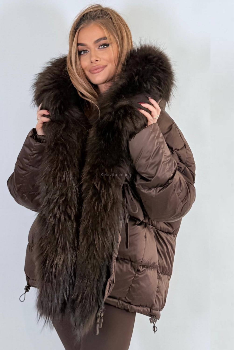 Kurtka puchowa z kapturem i naturalnym futrem brązowa