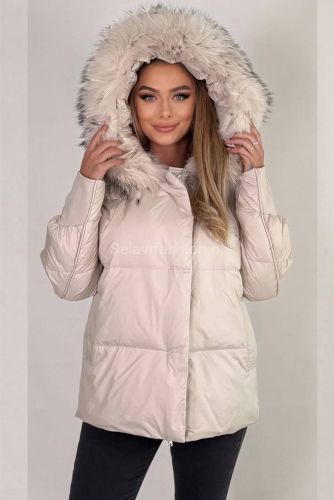 Kurtka puchowa z kapturem i naturalnym futrem śmietankowa