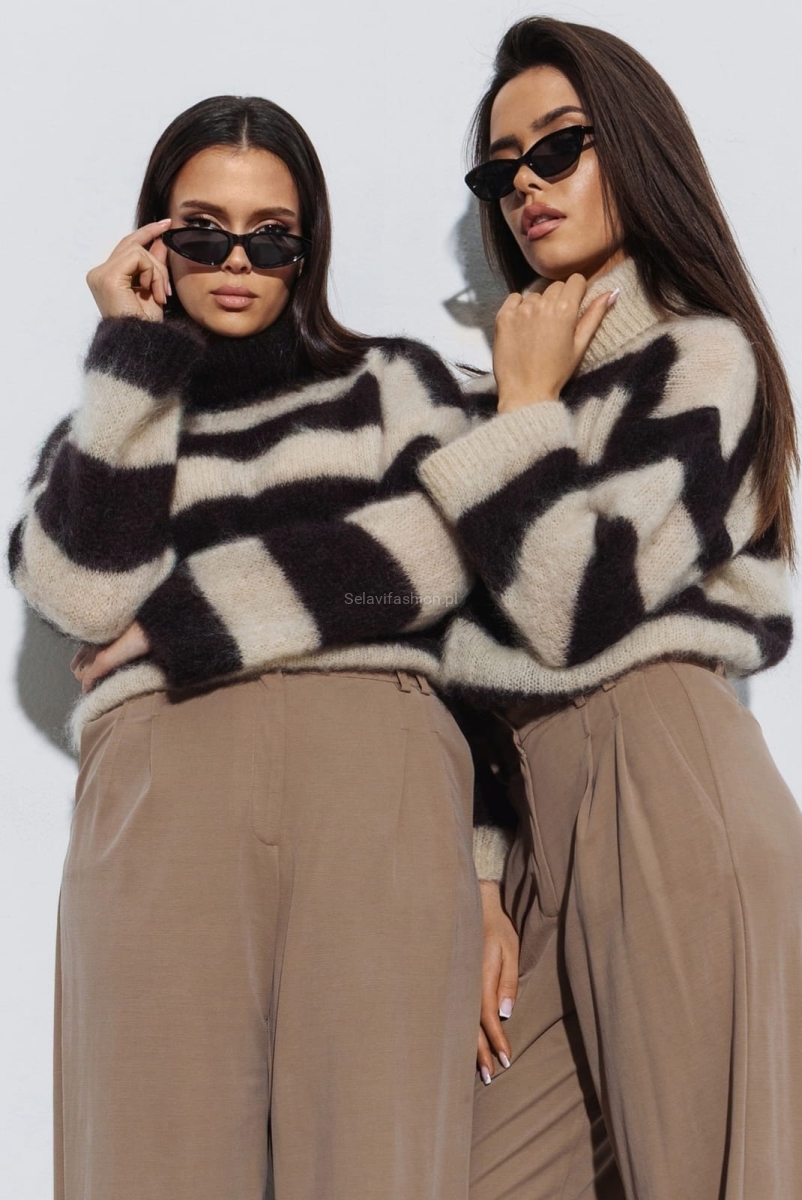 Golf beżowy sweter moherowy Yarn w pasy beżowo brązowe