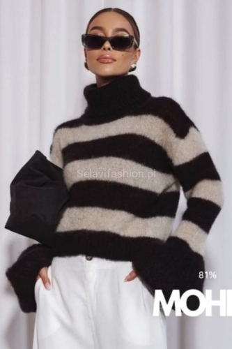 Golf brązowy sweter moherowy z szerokimi mankietami Yarn w paski brązowo beżowe