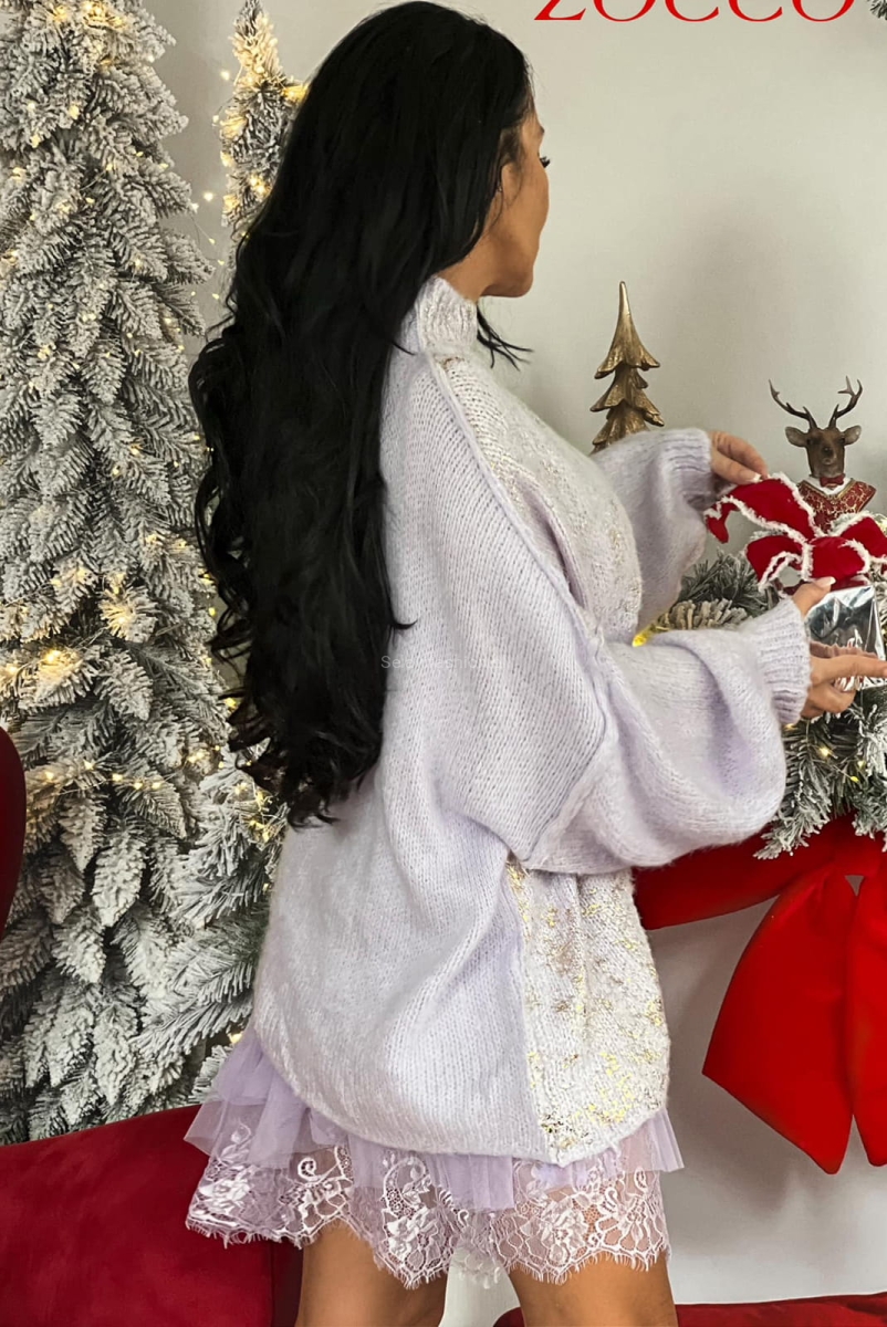 Ciepły dłuższy sweter ze złotym wykończeniem w komplecie z sukienką Zocco