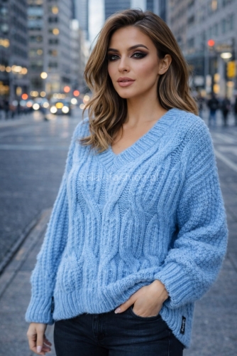 Sweter z dekoltem w serek Minouu niebieski