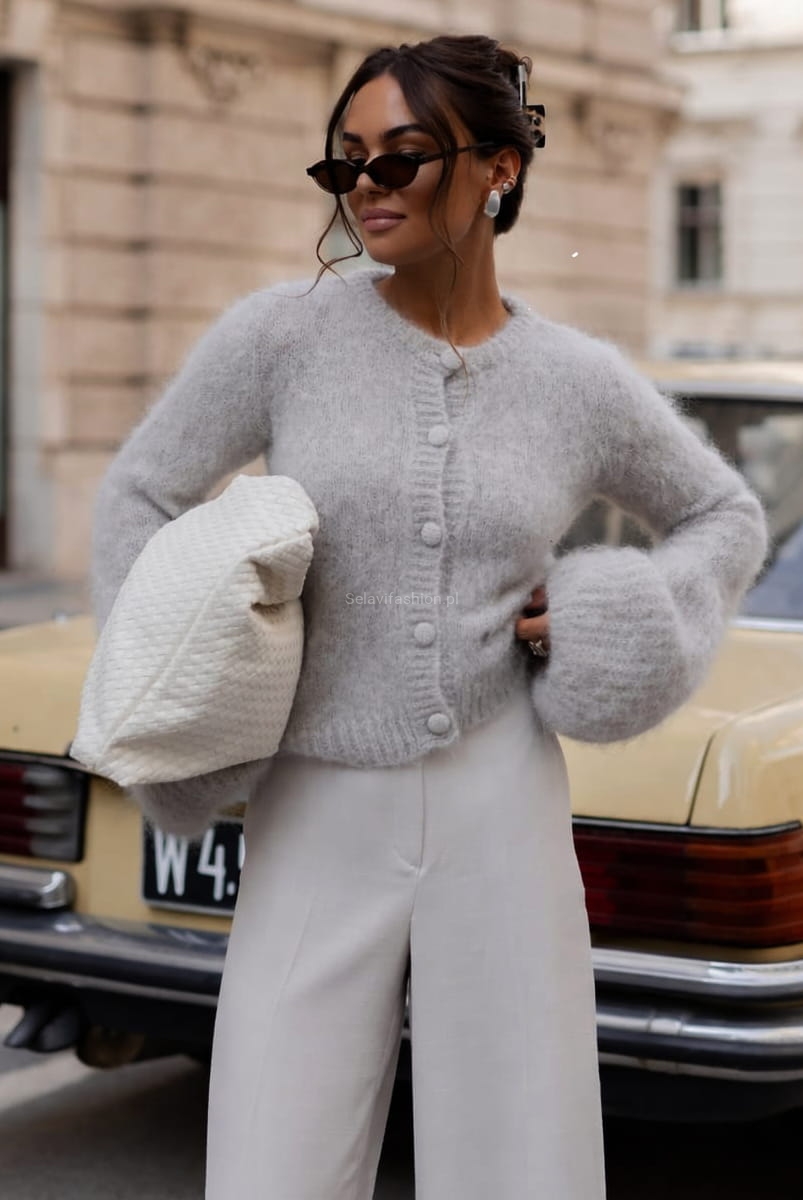Sweter moherowy z szerokimi mankietami zapinany na guziki Yarn szary