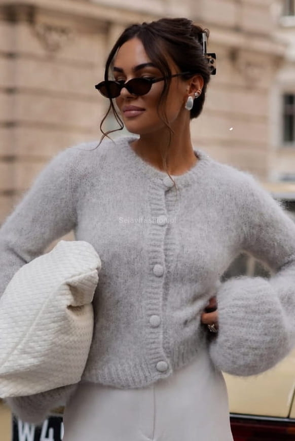 Sweter moherowy z szerokimi mankietami zapinany na guziki Yarn szary