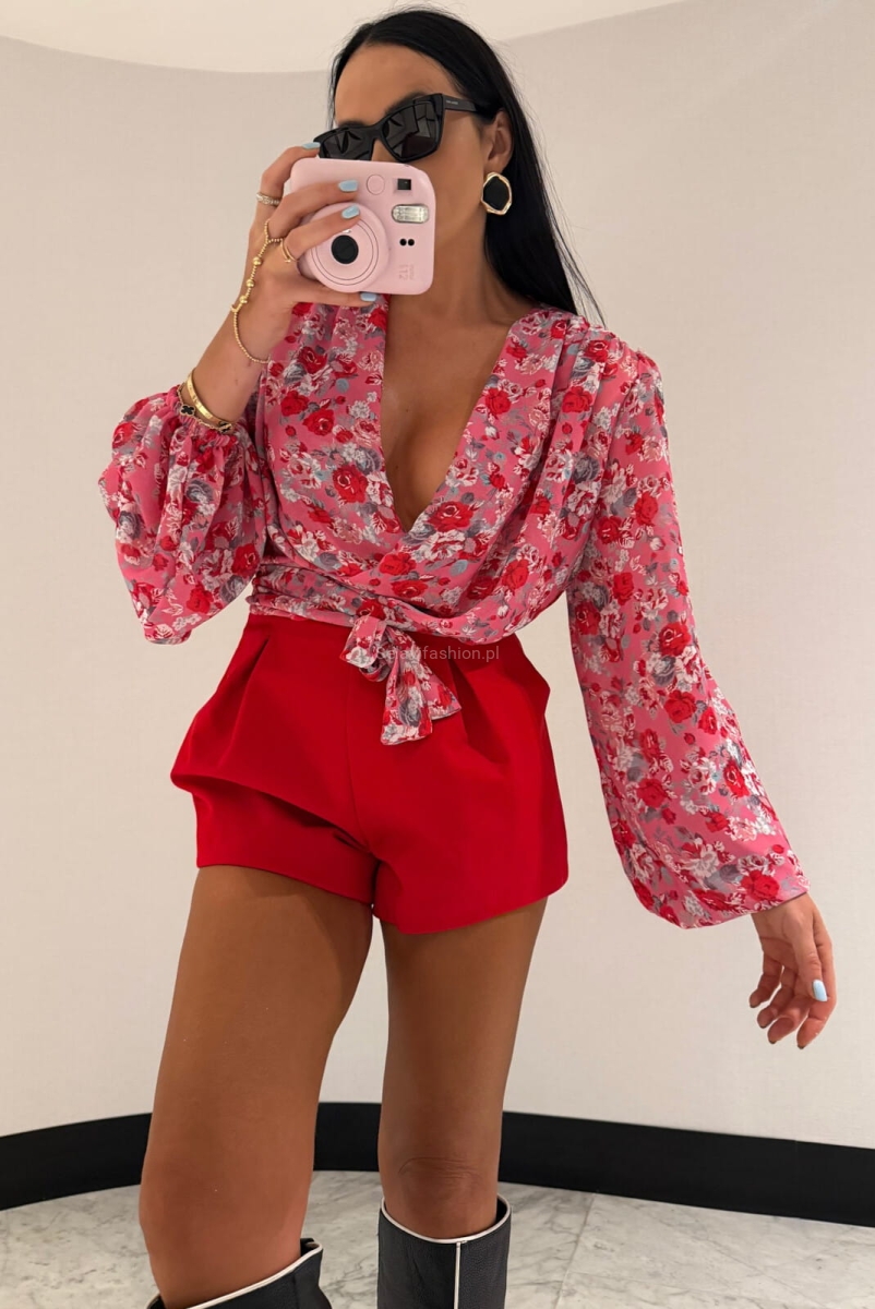 Bluzka wiązana w kwiaty LaMilla różowa