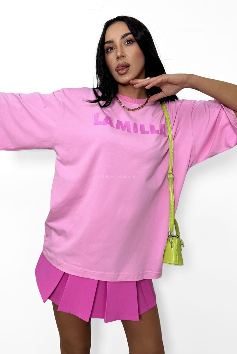 Oversizowy t-shirt z firmowym napisem La Milla różowy