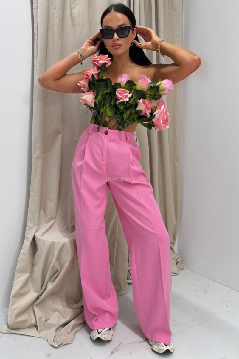 Szerokie spodnie z prostą nogawką w kant LaMilla różowe