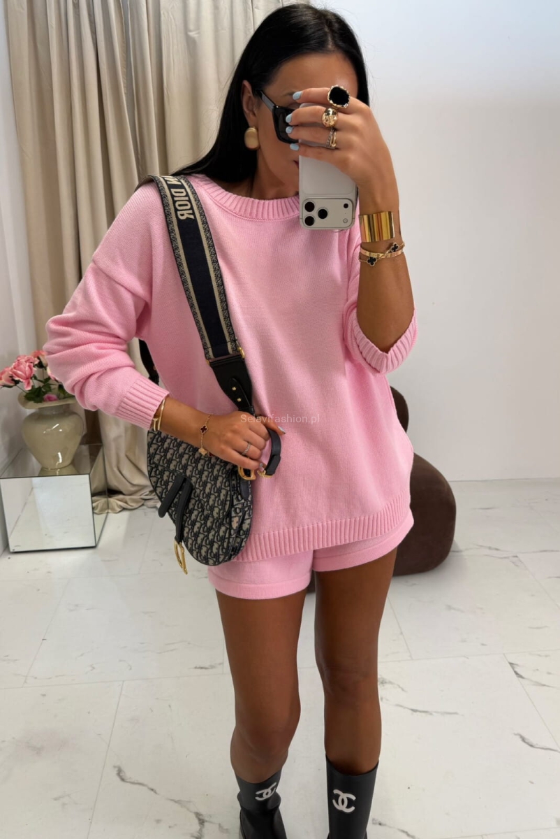 Sweterkowy komplet bluza i spodenki La Milla różowy
