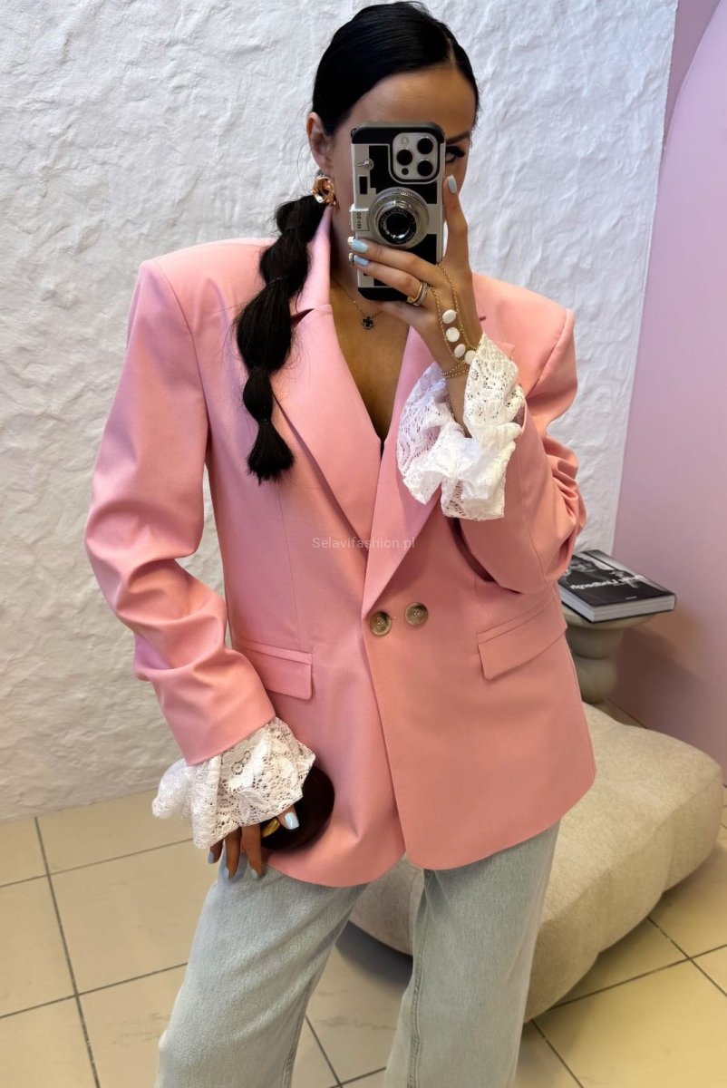 Przecena Marynarka oversizowa z koronkowymi mankietami La Milla różowa z wadą 