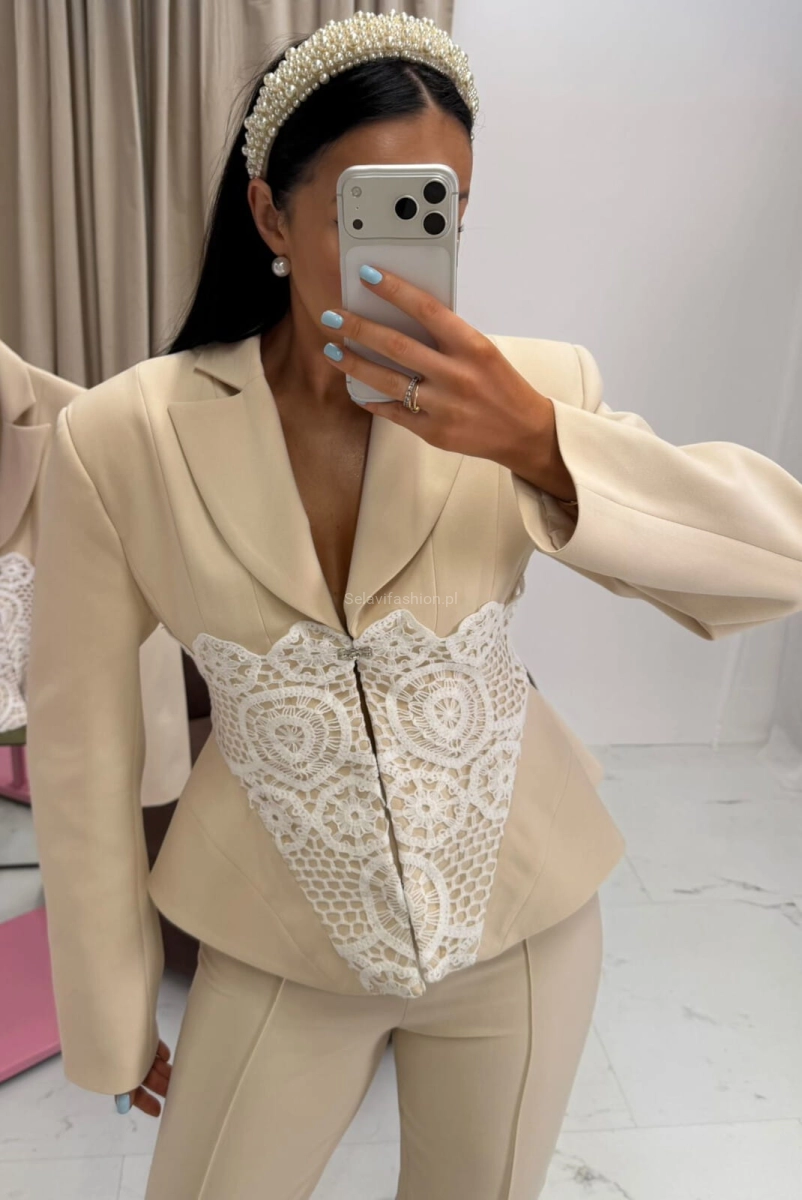 Elegancki komplet marynarka z haftem i spodnie dzwony La Milla jasno beżowy