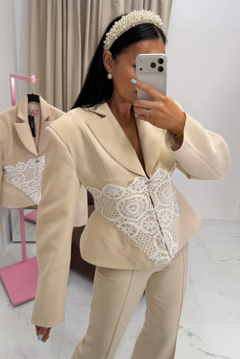 Elegancki komplet marynarka z haftem i spodnie dzwony La Milla jasno beżowy