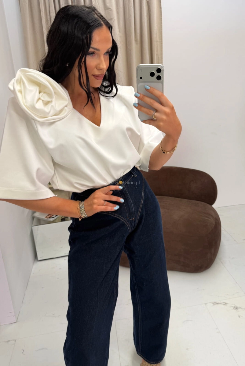 T-shirt bluzka oversizowa z różą La Milla biała