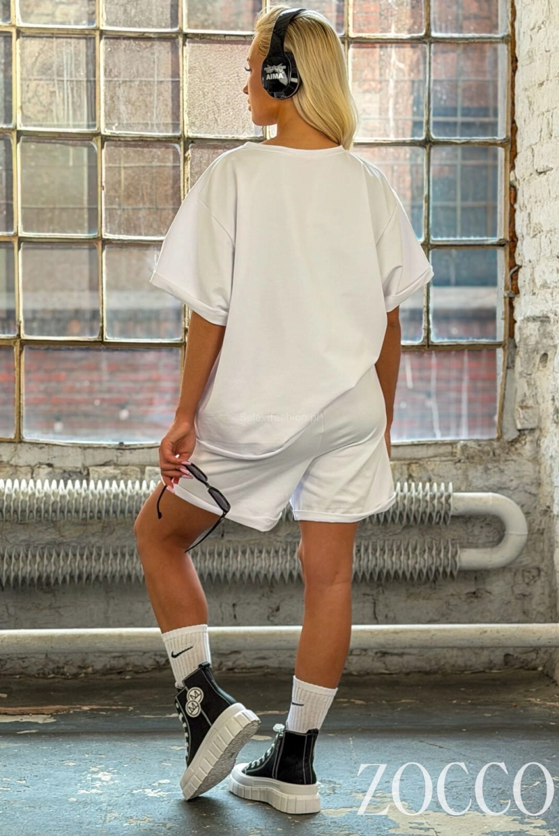 Luźny komplet bluzka i spodenki z aplikacjami Zocco biały
