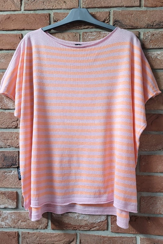 Sweter bluzka oversize w paski Minouu różowy w Selavifashion.pl