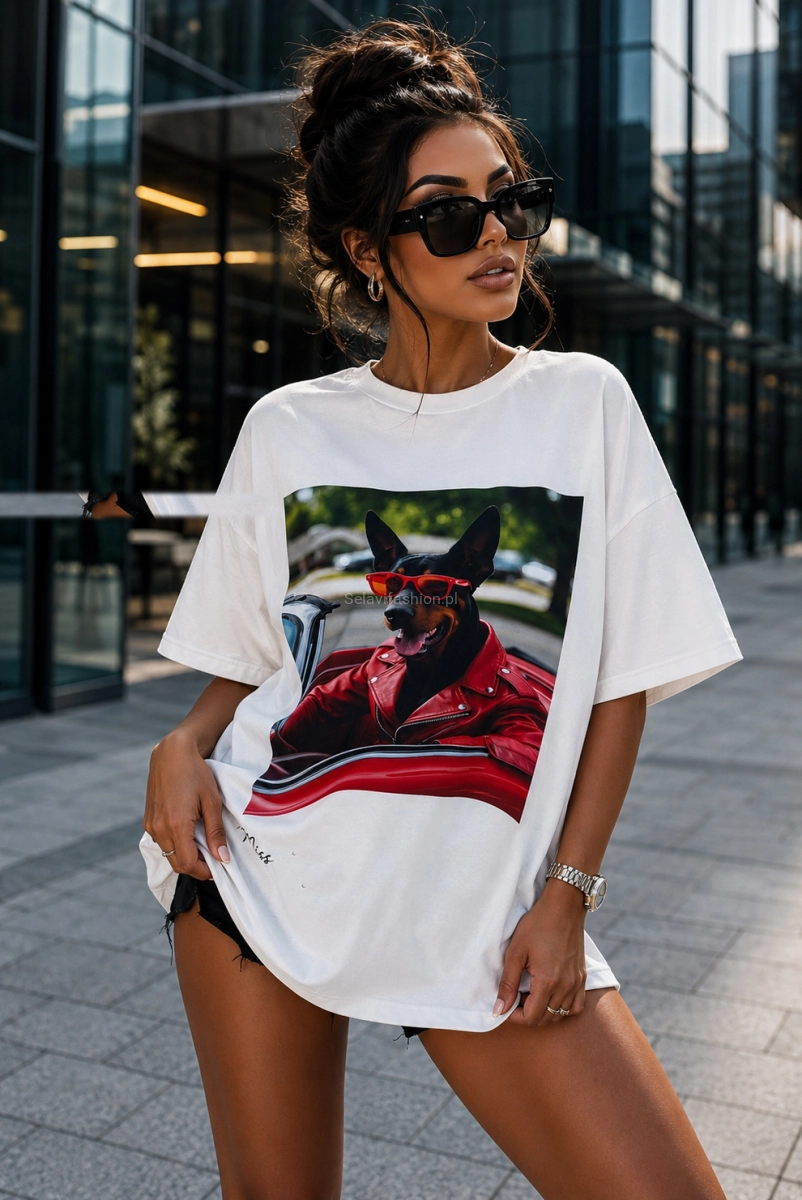 Długi t-shirt bluzka Pies w aucie Miss City biały 