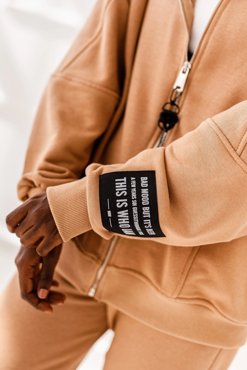 Bluza z kapturem na suwak Elisa Miss City camel
