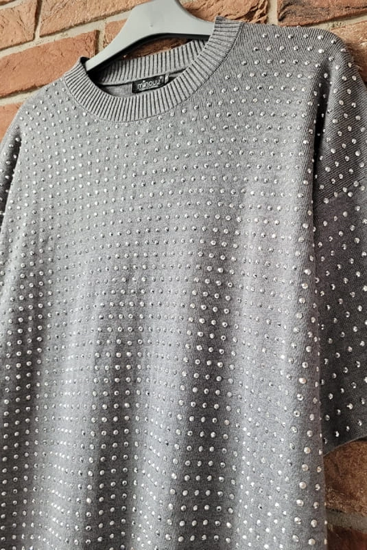 Sukienka tunika swetrowa z dżetami szara w Selavifashion.pl