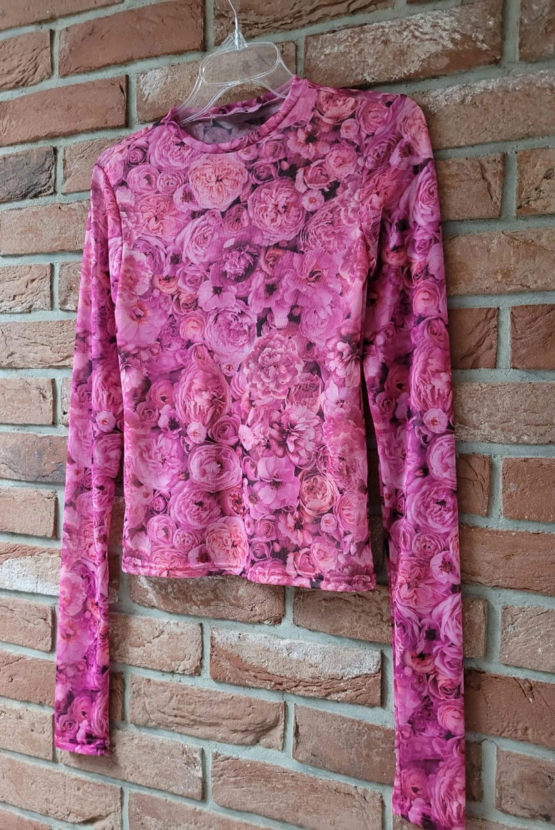 Bluzka siateczka w kwiaty LaMilla różowe w Selavifashion.pl