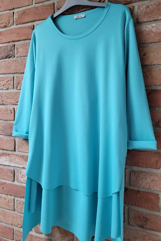 Asymetryczna tunika z kieszeniami Minouu niebieska w Selavifashion.pl
