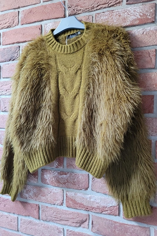 Sweter z długim włosem Minouu zielony w Selavifashion.pl