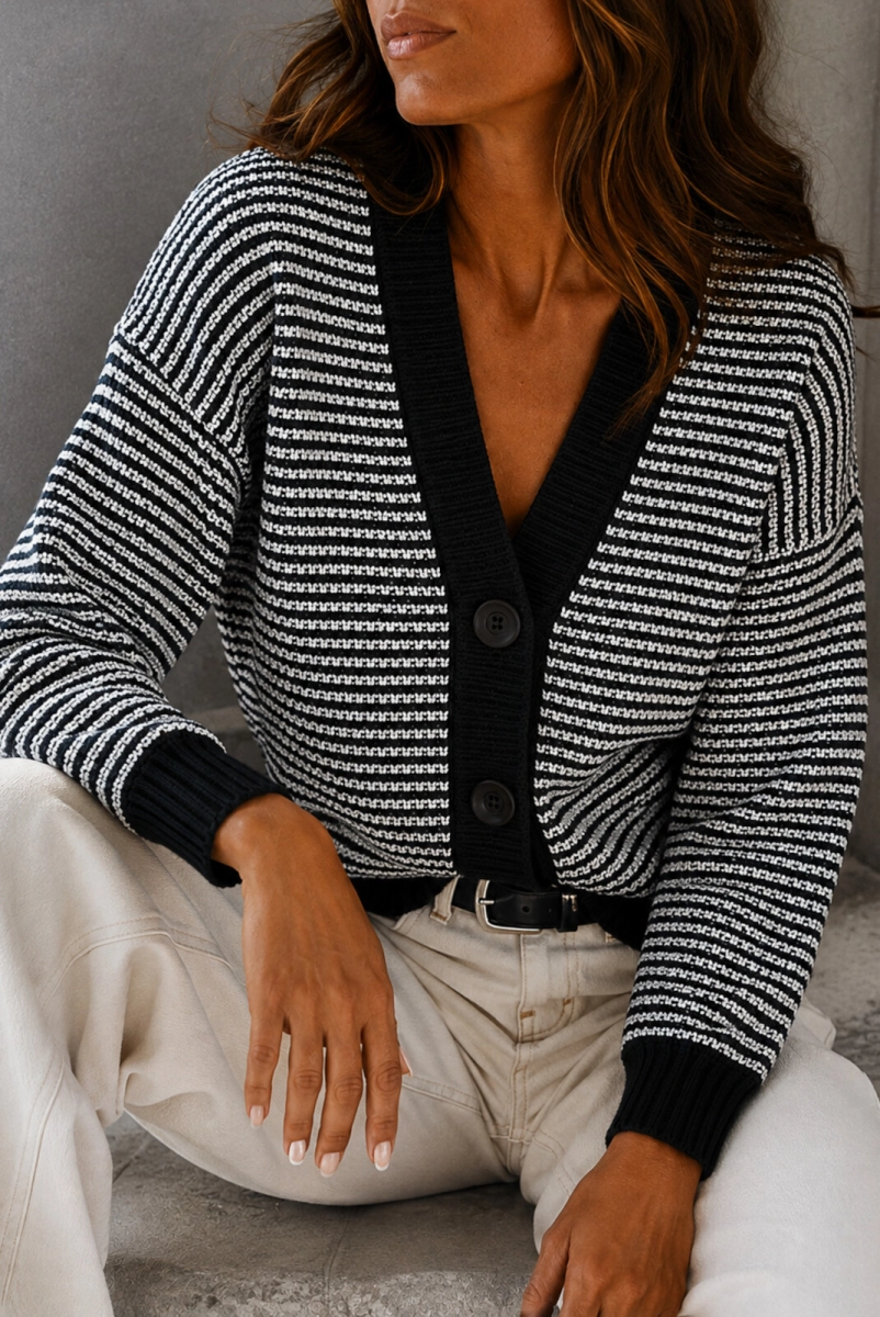 Dzianinowy sweter DUET Simplicity czarny 