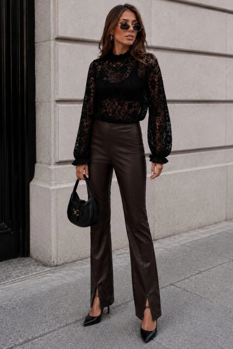 Bluzka koronkowa Femme Simplicity czarna