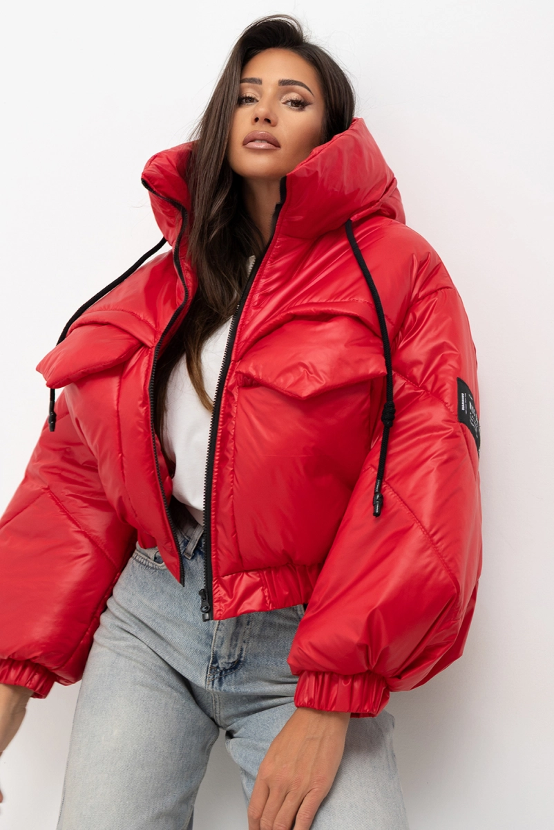 Krótka kurtka z kapturem Street Icon Puffer Miss City Official czerwona