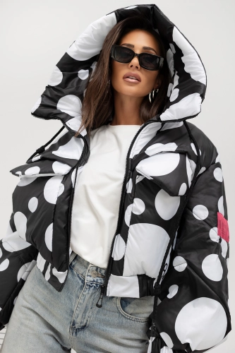 Krótka kurtka z kapturem Motion Icon Puffer Miss City Official biało czarna