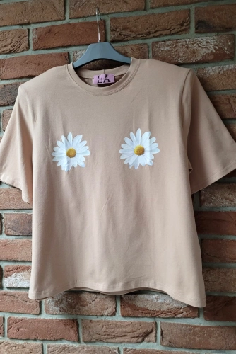 T-shirt bluzka koszulka Kwiaty LaMilla beżowa w Selavifashion.pl