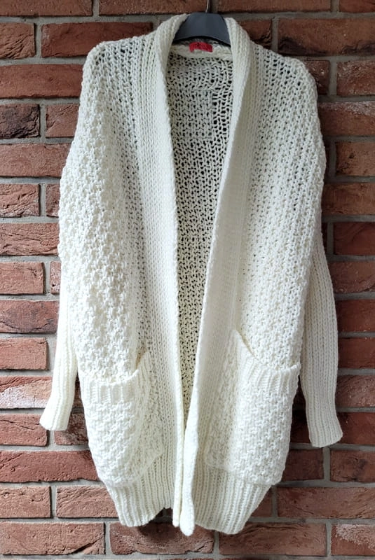 Sweter kardigan Azzurra Rosso biały Minouu w Selavifashion.pl